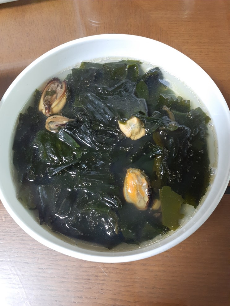  간단한 홍합 미역국 만드는법