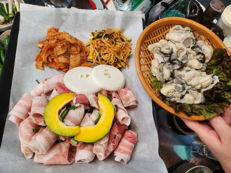  지금부터 굴 제철 용원신항 맛집 굴삼겹은 <옥자네>