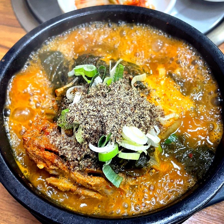  [누리마을 감자탕&등뼈찜] 구로디지털단지역 맛집, 만원의 행복, 뼈해장국, 가마솥밥