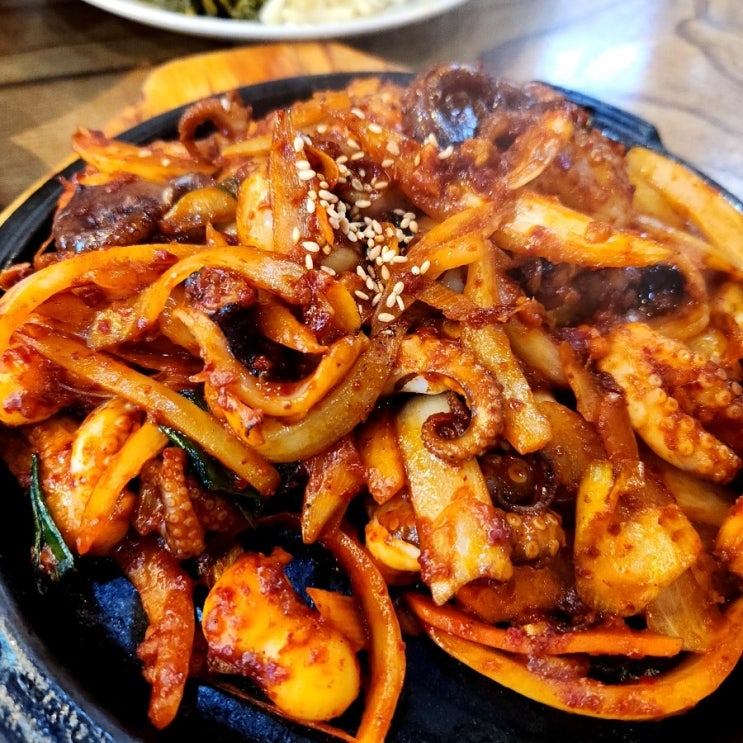  송도주막, 옛날보리밥과 쭈꾸미볶음의 환상적인 조화