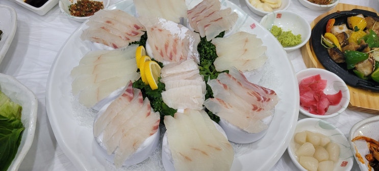 여수 청정바다회 : 글쎄요? 가격 대비 쯔끼다시는 soso 정도, 회는...
