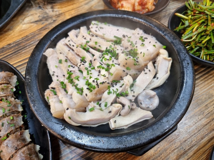  김해돼지국밥 맛집 / 구산동돼지국밥 / 혼밥 / 수육&국밥맛집