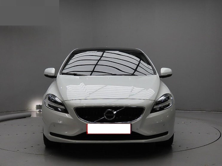  볼보 V40 중고차 D3 모멘텀 도시적인 느낌