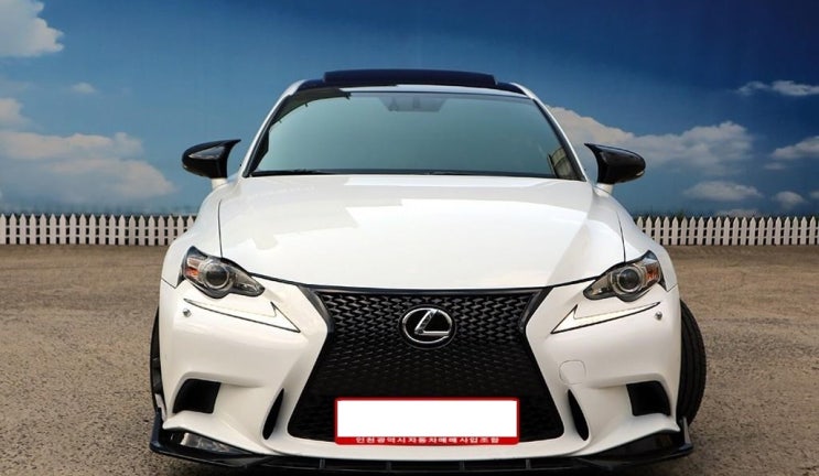  렉서스 뉴IS250 중고 F-SPORT 화이트 충중한 모델