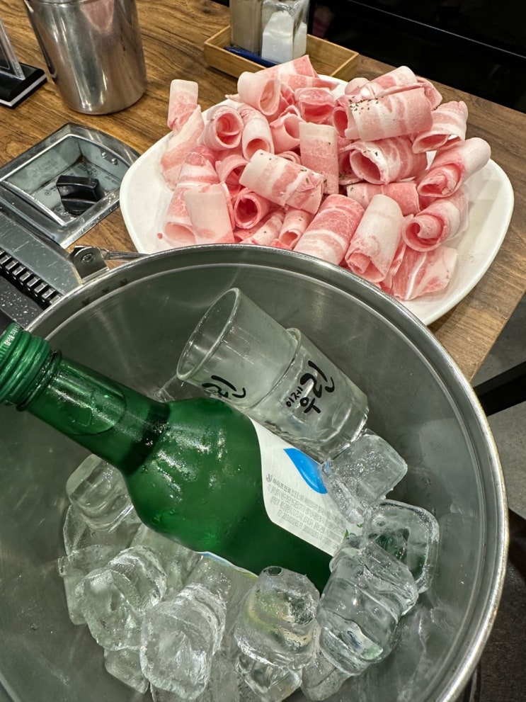  한민시장 맛집 한쌈대패에서 국내산 명품대패 먹어 보아요