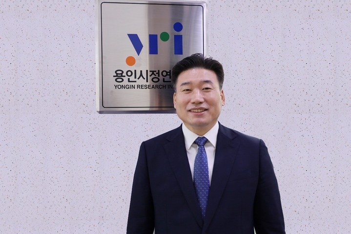 전 용인시정연구원장 직위해제·해임처분 <b>집행정지 신청 각하</b>