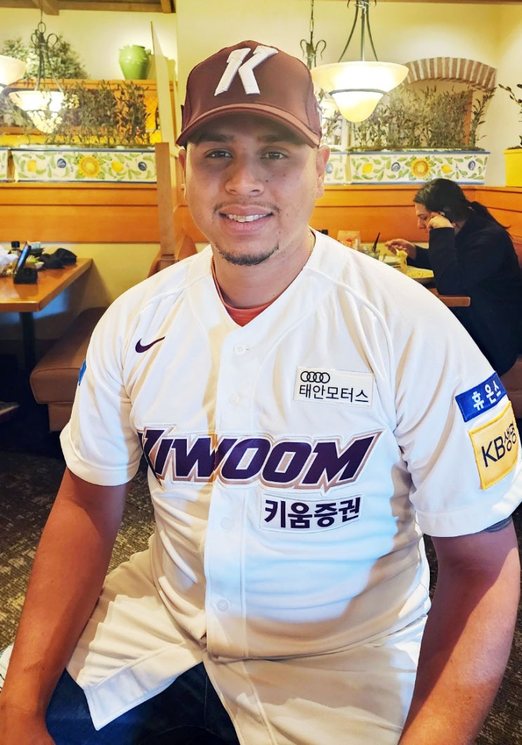 <b>키움</b> 히어로즈 새 외국인 투수 아리엘 <b>후라도</b>(Ariel Jurado)... 