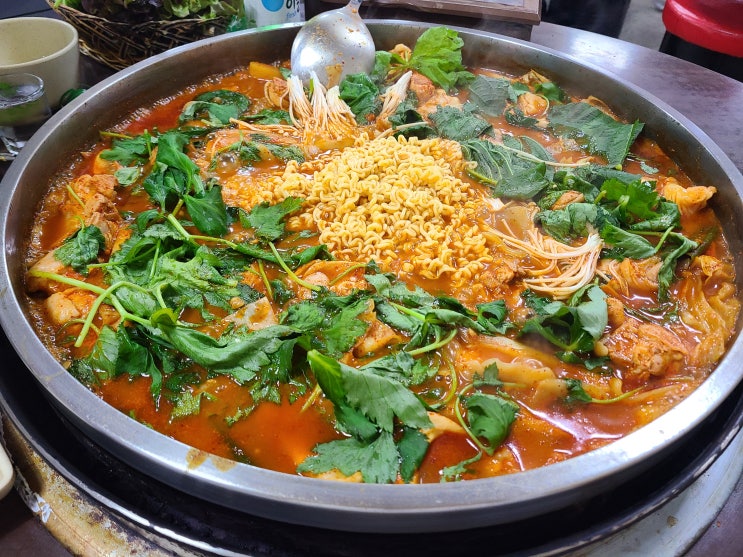  [2박3일 단양여행] 현지 로컬 맛집 정서방네 마늘 닭갈비 웨이팅은 필수, 닭갈비 전골은 맛있다 -22.11.19