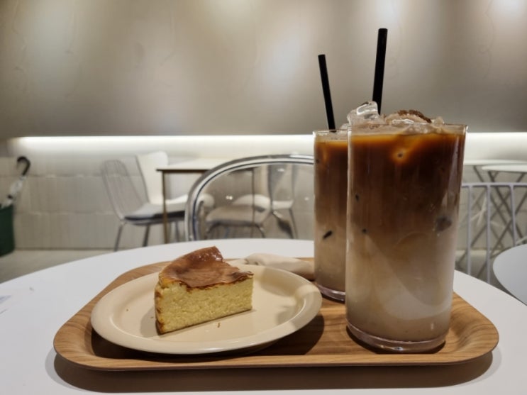  [강남] 강남구청역 깔끔한 카페 카페 써드 (평일 점심 할인)