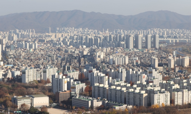 “아파트 40% 폭락, 7년간은 집 사지 마라” “아파트 40% 폭락, 7년간은 집 사지 마라”