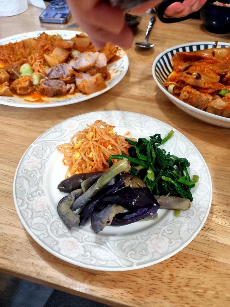  2022-11-27 오늘의 아침 : 돼지고기 김치찜