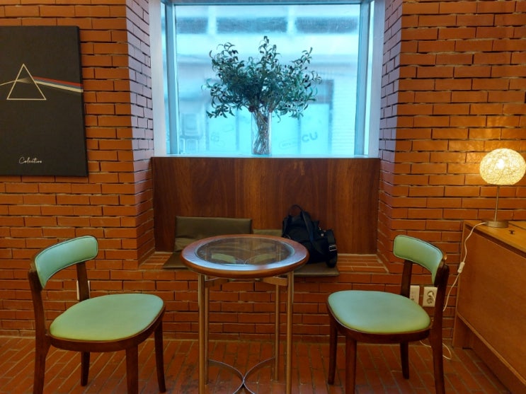 한남동 감성 카페 콜렉티보 한남점 COLECTIVO 까눌레 맛집 불란서 빵 디저트 맛집 한남동 감성 카페 콜렉티보 한남점 COLECTIVO 까눌레 맛집 불란서 빵 디저트 맛집