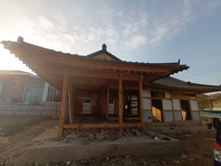  충남금산 한옥샌딩 한옥깍기 서까래샌딩작업 한옥리모델링