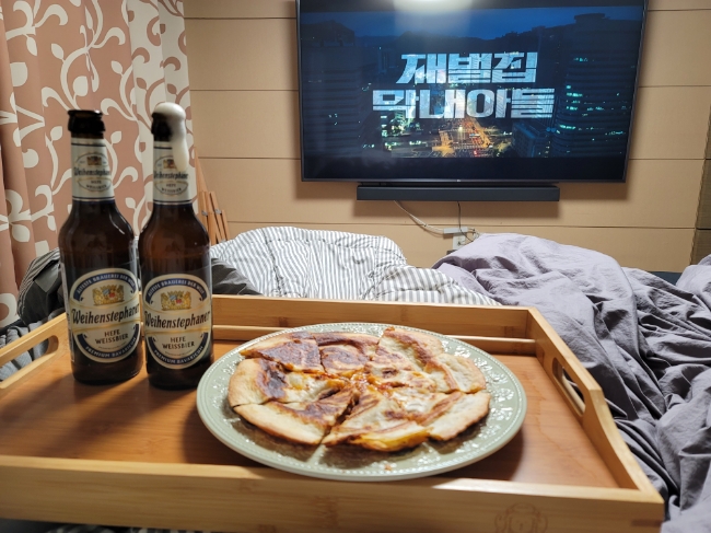 캠핑오너스 트레이블 베드테이블로 찰떡 귀여움 캠핑오너스 트레이블 베드테이블로 찰떡 귀여움