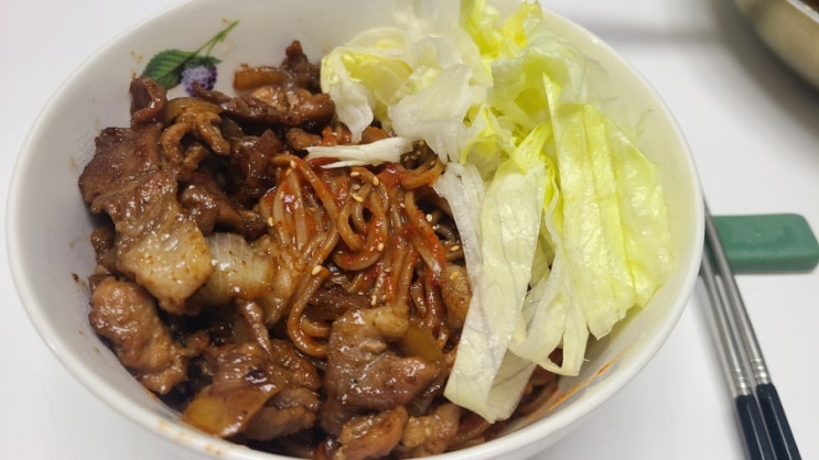 돼지 앞다리살 불고기 활용 매콤 비빔막국수 한 끼 돼지 앞다리살 불고기 활용 매콤 비빔막국수 한 끼