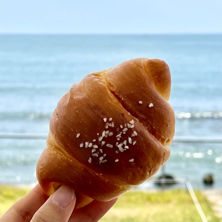  부산 기장 바다뷰 카페 * 소금빵 맛집 헤이든 * 내돈내산