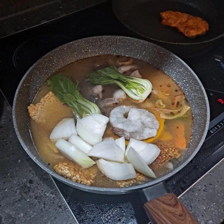  [밀키트 앙트레] 까다로운 아빠 입맛 저격한 해물 누룽지탕