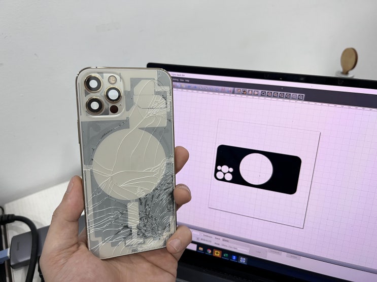 수원 아이폰수리 아이폰 12프로 뒷유리 수리  AS 센터