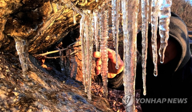 내일 전국에 꽤 많고 세찬 비…이후 '한파경보'급 강추위