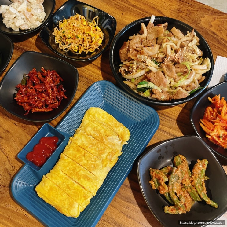  [안국역/익선동 맛집] 직장인 점심 메뉴 걱정 No! 속 편하게 먹을 수 있는 백반집 <온리부엌>