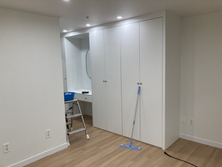  서판교 산운9단지 30평대 맞춤화장대+붙박이장 시공