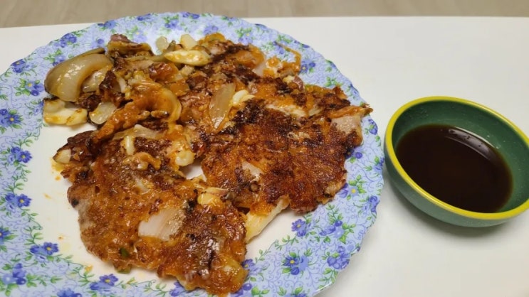 오징어 김치부침개 김치전 바삭하게 한 끼 오징어 김치부침개 김치전 바삭하게 한 끼