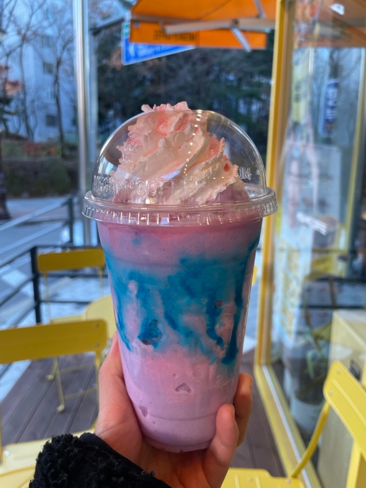  메가 커피 '유니콘 프라페' 예쁜 색만큼 맛있는 맛 후기
