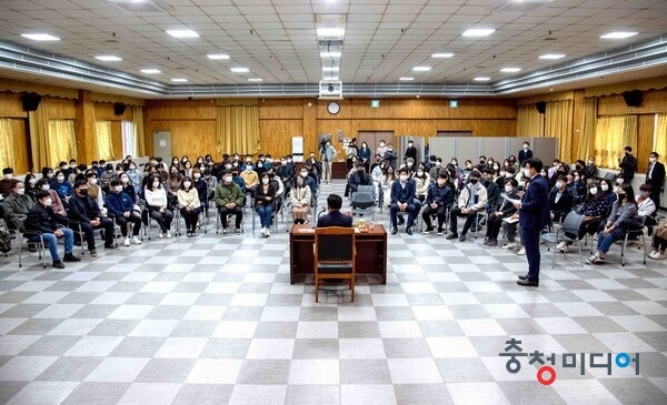 김창규 제천시장, 6급이하 공무원들과 소통 콘서트