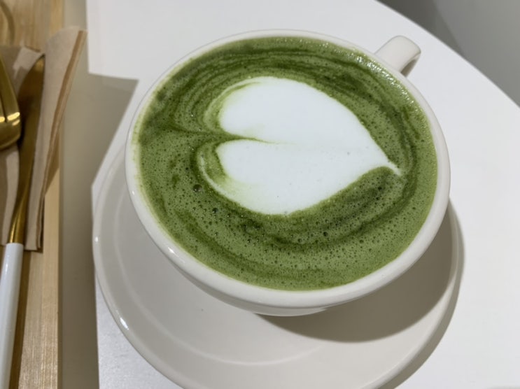 일산데이트코스 밤리단길카페 말차라떼 구움과자 디저트 맛집 비긴 어게인 일산데이트코스 밤리단길카페 말차라떼 구움과자 디저트 맛집 비긴 어게인