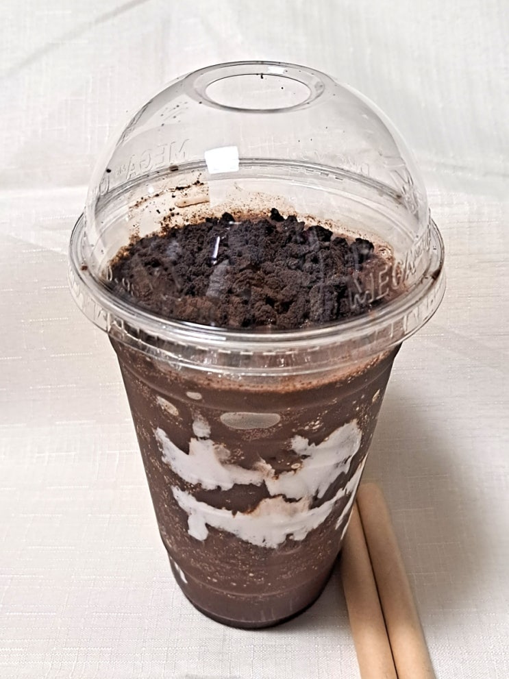  메가커피 신메뉴 달달구리한 스모어 블랙쿠키 프라페