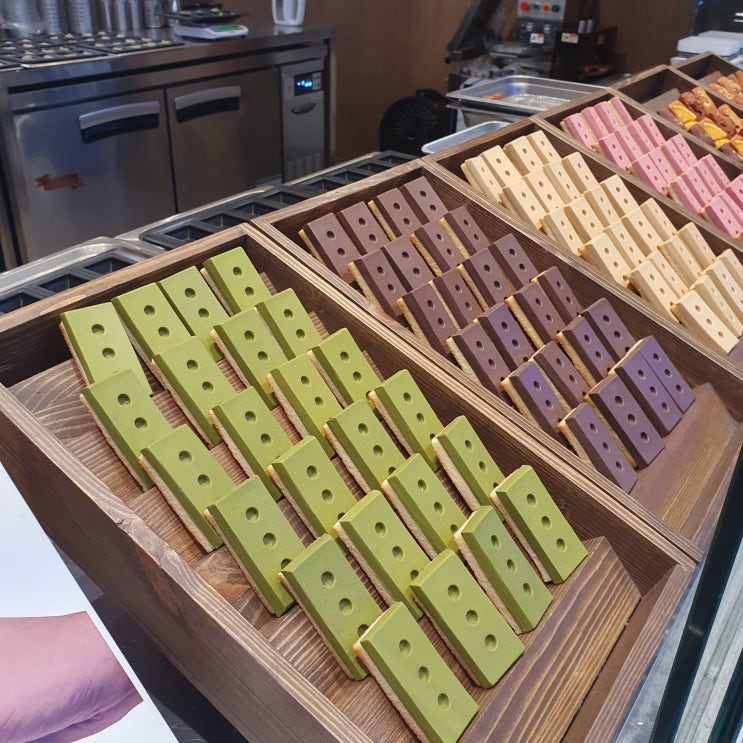  강남 디저트는 브릭샌드 강남역점 휘낭시에 맛집