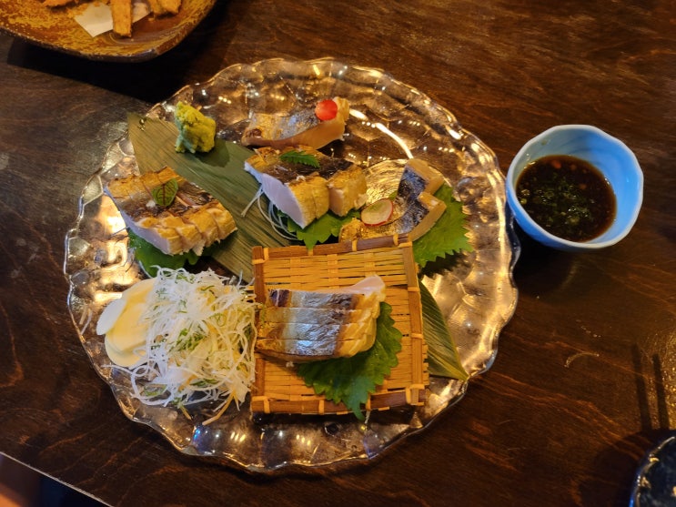  연희동 맛집 카덴 이자카야 가을 방어 사시미와 대삼치 와라야끼
