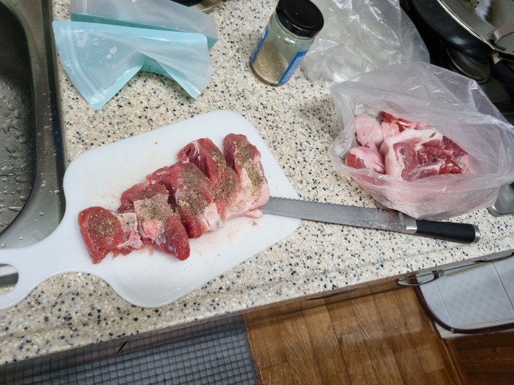 집에서 해먹는 두꺼운 돈스테이크 pork steak