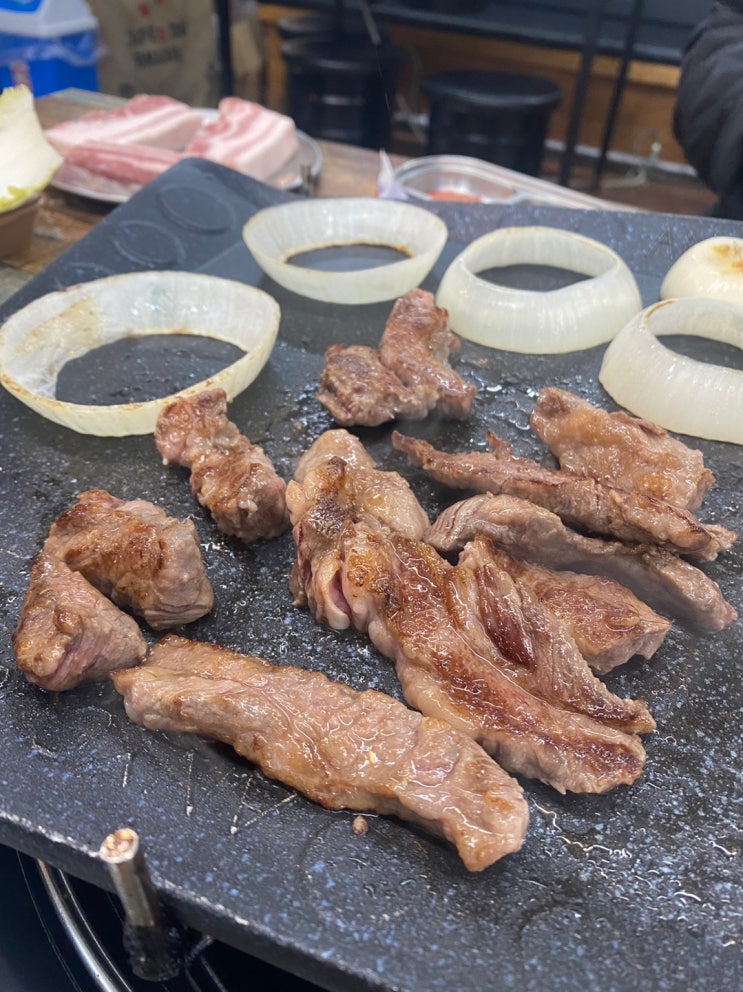  11/26 (4) 수유삼겹살:) 대패상회에서, 값싸고 질 좋은 소갈비살에, 쌈장 푹 찍어먹는 삼겹살까지