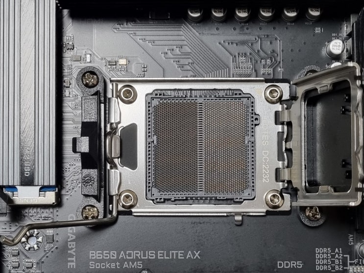  라이젠 5세대 라파엘 CPU에 조합할 기가바이트 AM5 메인보드 행사! GIGABYTE B650 AORUS ELITE AX 개봉 리뷰