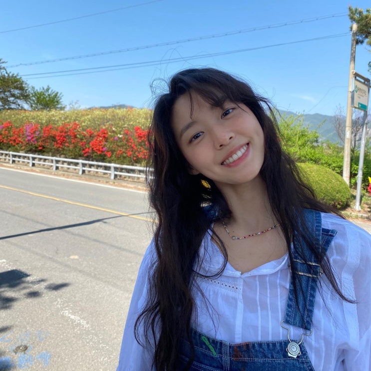 배우 설현, 모두를 침 흘리게 한 순댓국에 소주 두 병 마시는 먹방 장면 "공복에 보면 안 돼요" 배우 설현, 모두를 침 흘리게 한 순댓국에 소주 두 병 마시는 먹방 장면 "공복에 보면 안 돼요"
