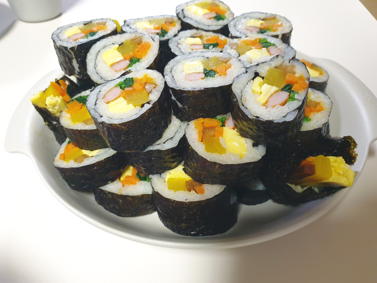 반찬없을때 엄마표 김밥으로 해결 반찬없을때 엄마표 김밥으로 해결