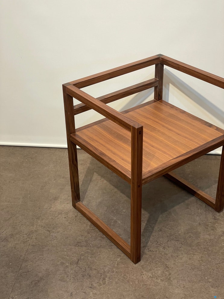 목재에 따라 달라지는 원목 디자인 가구 / 카페 원목 의자 :: 한디자인그룹
