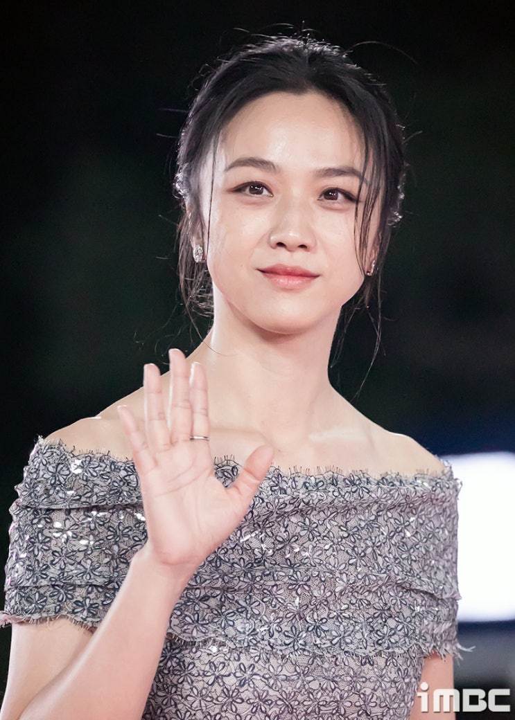 청룡영화상 여우주연상 탕웨이,시상식 중 OST '안개' 들리자 눈물 펑펑...프로필 남편은 누구? 청룡영화상 여우주연상 탕웨이,시상식 중 OST '안개' 들리자 눈물 펑펑...프로필 남편은 누구?