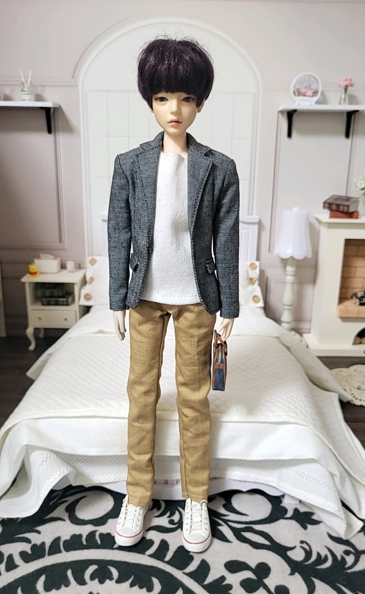  그레이 재킷 케이