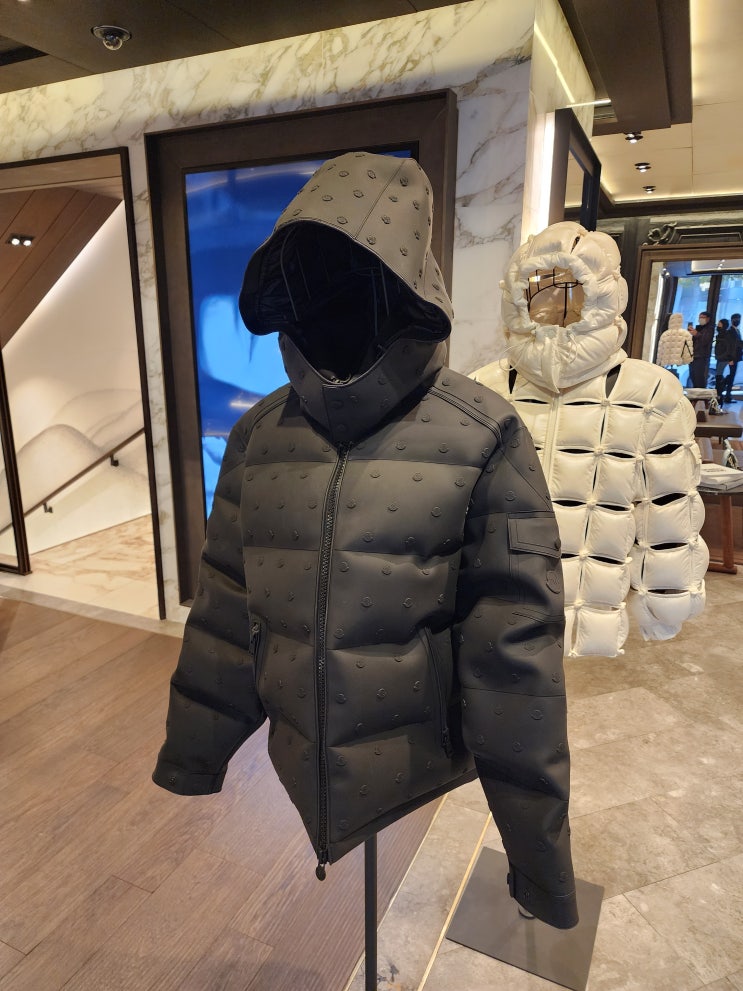 몽클레르 청담 플래그십 스토어 두번째방문 몽클레르 청담 플래그십 스토어 두번째방문