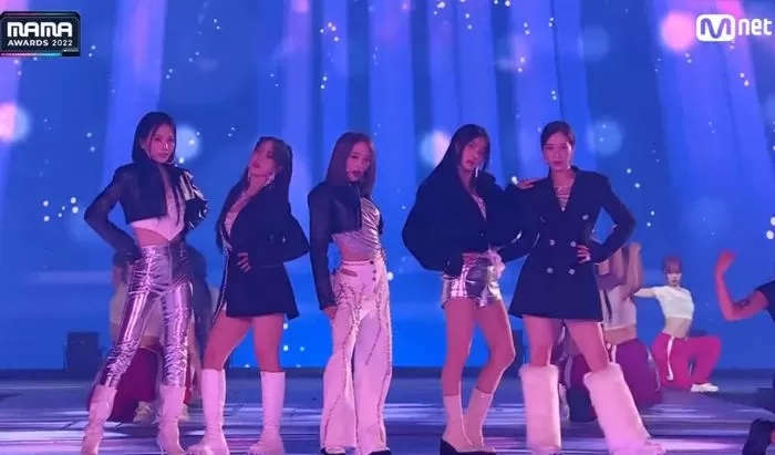 "완전체 컴백" 그룹 카라, 7년 6개월 만에 '2022 마마 어워즈' 무대를 뜨겁게 달궈 "완전체 컴백" 그룹 카라, 7년 6개월 만에 '2022 마마 어워즈' 무대를 뜨겁게 달궈