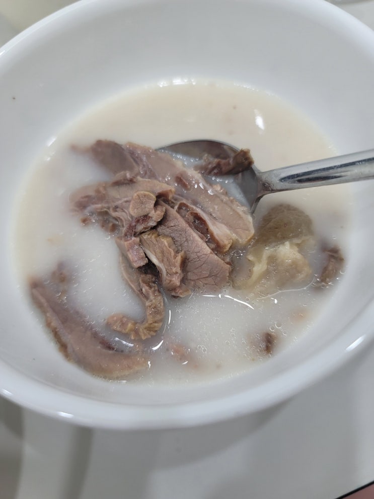  뜨끈한국물이 땡길땐, 에드워드권의 뼈없는 한우 소한마리탕
