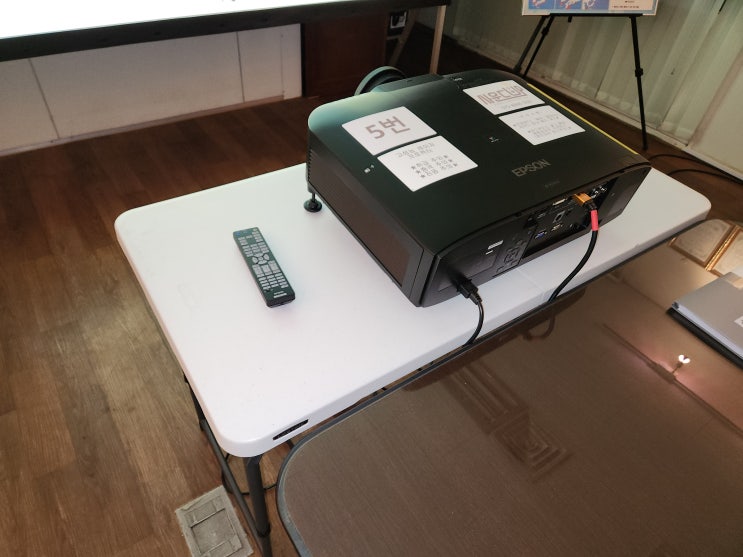  만안시 레이저 프로젝터 초단초점 단초점프로젝터 렌탈 후기~~!!(초단초점, 단초점, 숏렌즈)