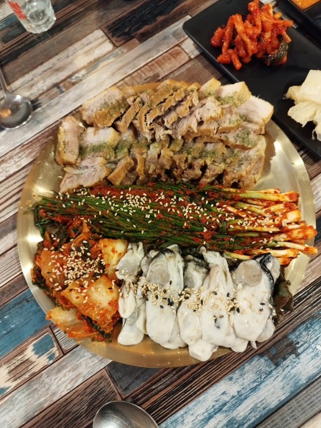  부산 서면 보쌈 맛집 오풍미족발/굴보쌈 싱싱그잡채