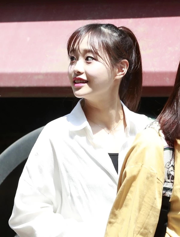 "파이팅!" 츄, 시민들 응원에 밝은 미소로 "고맙습니다"...씩씩함 보이며 활동에 전념 "파이팅!" 츄, 시민들 응원에 밝은 미소로 "고맙습니다"...씩씩함 보이며 활동에 전념