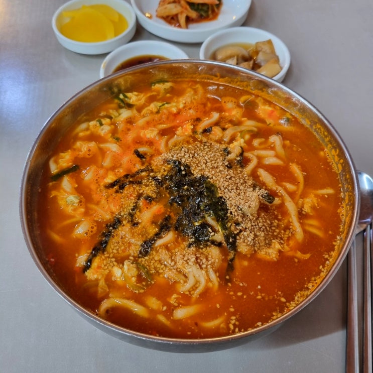 속초 장칼국수 맛집 금이야옥이야/속초하면 생각나는 음식 중에 하나! 장칼국수