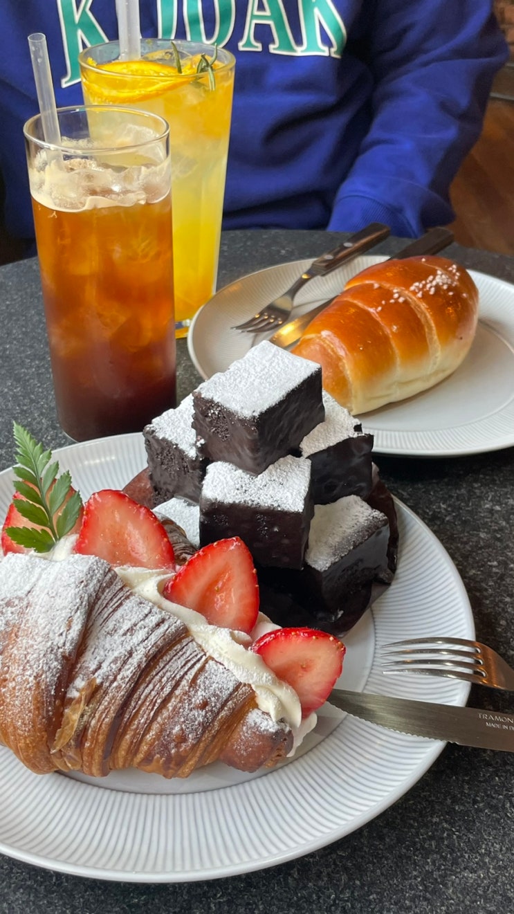  카페) 을지로 카페 & 베이커리 ‘수잔나의 앞치마’