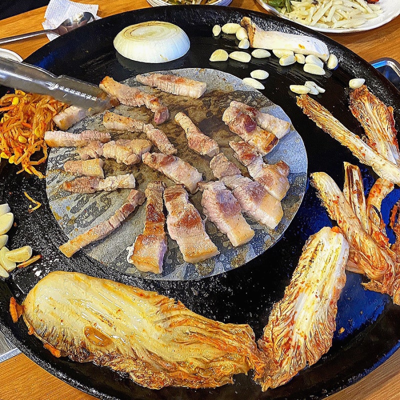 솥뚜껑삼겹살 이미지