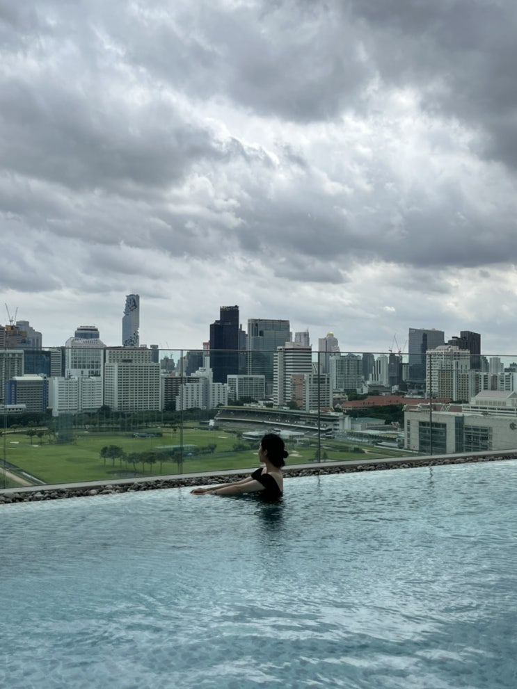 [태국] (2) 방콕에서의 두 번째 날 (월도프 호텔 호캉스 수영장, 조식, 헬스장, 체크아웃 후 수영장 이용했어요)